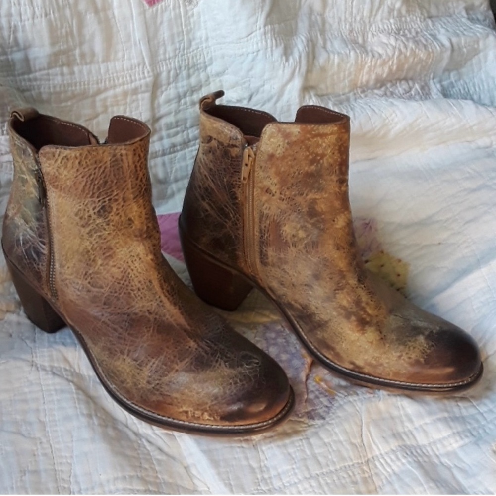 Diba ankle boots.